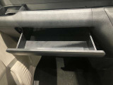 薄型のティッシュBOXなどが収納出来ます。小物入れとしても使えるので便利です。