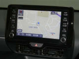 【8インチ純正ナビ】純正ナビを装備。タッチパネル式で使いやすく、詳細地図により目的地をピンポイントで設定できます。初めての道でも迷いにくく、ロングドライブも快適ですよ♪