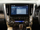 デイスプレイオーディオを装備。スマホとクルマをつなぐことで、いろんなサービスが楽しめます。(AppleCarplay/AndroidAuto 対応)