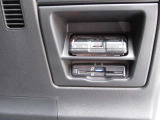 見栄えよくすっきりと収まるETC車載器です。高速道路の料金所をスムーズに通過でき、快適なドライブをサポートします。納車されたその日からすぐに遠出やロングドライブを楽しめます。