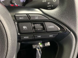 レーダークルーズコントロール(車速追従機能)付きです。車速に応じて追従支援してくれるので、ロングドライブも快適です。詳細は販売店スタッフまでおたずねください。