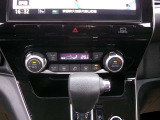快適オートエアコン付♪設定温度をキープし車内を快適な温度に保ちます♪