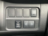 両側スライドドアはオート機能付き。運転席からも開閉可能です。