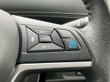 日産先進技術《プロパイロット搭載!》高速走行時などのロングドライブに一役買うのがクルーズコントロール機能です♪足をアクセルとブレーキから離しても、設定したスピードで自動で走ってくれます☆