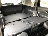リヤウインドーデフォッガースイッチを押すと、ドアミラーに内蔵されたヒーターが作動して霜やくもりが取れます。