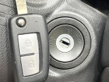【キーレス】少し離れた場所からでもボタン一つでドアの開錠・施錠ができるのでとっても便利!ドアの鍵穴周りに傷をつけることもありません♪