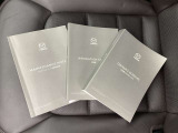 新車保証書・車両取扱説明書・ナビ取扱説明書です☆