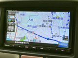 地名や道路、現在地の目印が地図上に表示され、目的地までの道筋を確認しやすい画面です。縮尺や表示を切り替えながら、行き先の確認に活用できます。