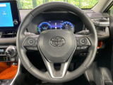 【純正革巻きステアリング】上質な革を使用することで、手にしっかり馴染みとても運転しやすいハンドルです♪