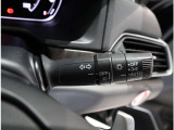 AUTOライト装備  周囲の明るさに応じてヘッドライトや車幅灯を自動で点灯・消灯します。 トンネルに入ると自動でライトが点いてとても便利!(^^)!