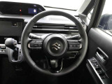各操作スイッチなどもハンドルから手を放すことなく操作可能で安全運転に支援いたします!