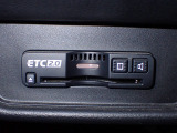 デザインスッキリのビルトイン『ETC』!高速道路の特典はもちろん、キャッシュレスなので料金所では徐行するだけで通過可能です!