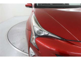 LEDランプ車 白く照らされるのが特徴です。明るいだけでなく、周囲からの認知されやすく歩行者や死角にいる方へアピール効果、安全性が飛躍的に向上します!