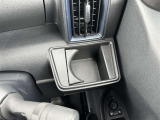 運転席側のドリンクホルダーです!