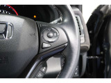 Hondaセンシングの機能のひとつ、アダプティブクルーズコントロール付!アクセルから足を離しても設定したスピードと前車との車間を保ち走行してくれます!車線維持もアシスト☆高速道路で疲労軽減ですね☆