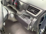 運転席側ドリンクホルダー