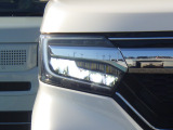 ★LEDヘッドライト搭載★ 白っぽく光る明るく省電力なLEDライト!先進的な白い輝きでフロントフェースを引き締めます☆