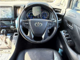 【純正革巻きステアリング】上質な革を使用することで、手にしっかり馴染みとても運転しやすいハンドルです♪