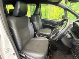 運転席シート廻りは使用感も少なく、良好な状態となっています。前オーナー様が丁寧に使っていたことがよくわかりますね。
