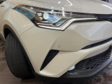 【シーケンシャルターンランプ付きLEDヘッドライト】人気の『流れるウィンカー』付きのLEDヘッドライトを装備♪高級感はもちろん、点灯時は存在感たっぷりで他車からも認識されやすく安心です。