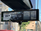 【インテリジェントルームミラー】車両後方のカメラ映像がミラー(液晶画面)に写るので、後席の人や荷物が写りこみません。夜間や悪天候でも視界が良好です♪