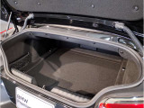 【トランクルーム】十分な容量を確保したトランクルーム。環境へ配慮したスペアタイヤ非搭載のBMW。その分、トランクスペースを有効活用できる様にしてあります。