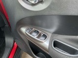運転席パワーウィンドーはワンタッチで開閉できます。