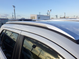 ★ルーフレール★室内には積み込めない荷物を車の天井に固定することができるのでアウトドアレジャーを楽しむ方におススメです♪