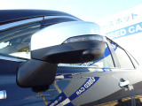 左サイドカメラは、縦列駐車時に便利です。