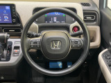 【純正革巻きステアリング】上質な革を使用することで、手にしっかり馴染みとても運転しやすいハンドルです♪