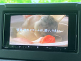 停車中にテレビや動画を楽しめます。休憩時間のエンターテイメントに最適です。快適な待ち時間を過ごせます。