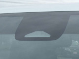 【スズキ セーフティサポート】走行中に前方の車両等を認識し、衝突しそうな時は警報とブレーキで衝突回避と被害軽減をアシスト。より安全にドライブをお楽しみいただけます。