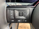 ステアリングスイッチ付きのハンドル!運転に支障をきたすことなくナビ操作が可能です!!