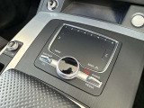 手を伸ばしたところに必要なスイッチがございます。非常に使い勝手の良いお車になります。