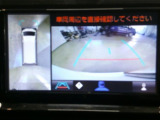 バックモニター付き。 車両後方の映像が画面に表示されるので、車庫入れが苦手な人も安心です。ただし、目視確認もお忘れなくお願いいたします。