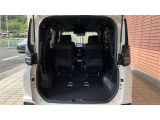シ-トを格納すると、広大な荷室が便利に使えます。
