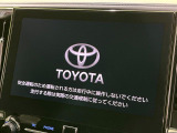 【メーカー純正11インチナビ】インテリアに溶け込むスタイリッシュな「専用設計」メーカーナビを装備♪視認性や操作性など基本性能にも優れ、より上質なカーライフをお楽しみいただけます。