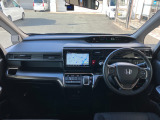 視界の良さと取り回しの良さで、たまに運転する奥様にも安心♪