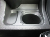 現代のマストアイテム、ドリンクホルダー!運転中も水分補給はしっかりと行いましょう♪