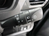 外の明るさに応じてライトを自動点灯・消灯してくれるオートライト付き♪