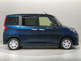 両側パワースライドドア付きだから、狭い駐車スペースなどでの 乗り降りラクラク!小さなお子さまのいるご家庭には嬉しい装備。