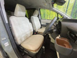 運転席シート廻りは使用感も少なく、良好な状態となっています。丁寧に使われていたことがよくわかりますね。