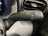 車外の明るさによって自動で点灯・消灯するオートライト