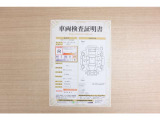 【車輌検査証明書】店頭にてクルマの状態が一目で分かる検査証明書を公開中。トヨタ認定検査員が厳しく査定し、状態を点数と図解で表示しています。修復歴はもちろん、傷やヘコミの箇所や程度がご確認いただけます。