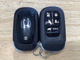 スマートキーも2つ付いてます。