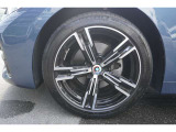 BMW承認の純正タイヤを装備しております☆お問合せ(無料ダイヤル)0078-6002-613077迄お待ちしております。大阪府吹田市芳野町5-55 毎水曜、第二・第三火曜日定休 営業時間10:00〜18:00