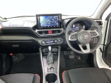見通しのよいすっきりとした視界で、誰でも運転しやすいです。運転のしやすさは疲れにくさにも繋がりますよ♪
