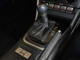 フロア6速オートマチック車です。