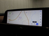 スマートフォンとの連携を可能にした12.3インチディスプレイオーディオにはコネクティッドナビPlusを搭載。フルセグTV、AM/FM(ワイドFM対応)、Bluetooth/USB入力に対応しています。