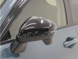 ◆ドアミラーウインカー◆ドアミラーにウインカーを装備しています。対向車に自身の進行方向を合図し安全に運転できます。